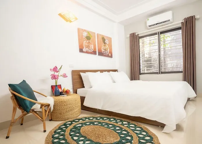 Centre Alley House & Travel